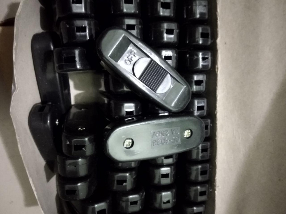 Клавишный переключатель для бра KCD5-322, черный Полтава - изображение 1