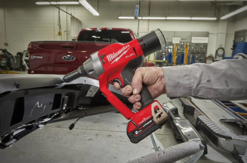 Заклепочник акумуляторний безщітковий MILWAUKEE M18 ONEFPRT-202X, діаметр заклепок 4,8-7,0мм (зарядний.пристрій М12-18 FC, 2 аку Одеса - фото 10