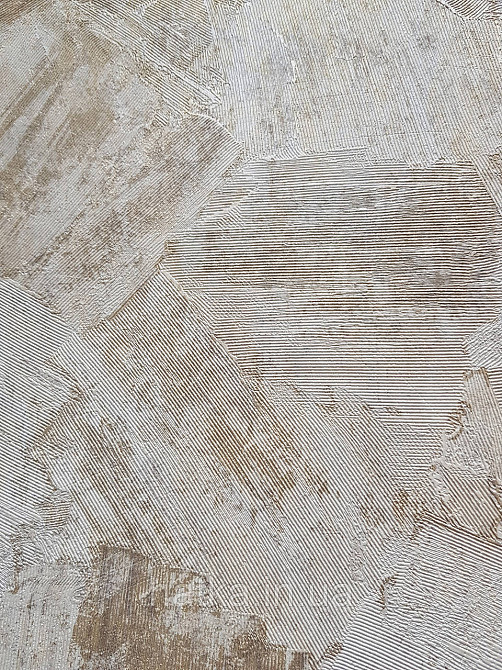 Шпалери вінілові на флізеліні Grandeco Anastasia метрові під венеціанську штукатурку мазки пісочні із золотом Київ - фото 3