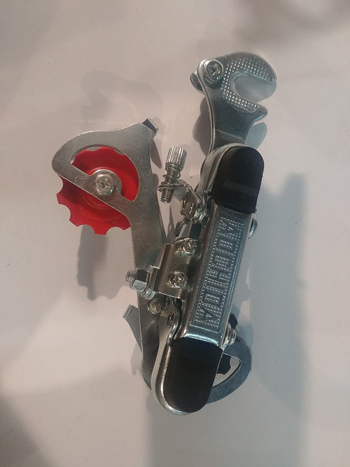 Перемикач швидкостей велосипеда задній (кріплення на вісь) (малий гак) Мукачево - фото 1