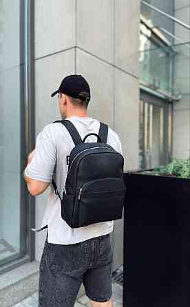 Чоловічий шкіряний рюкзак для роботи та подорожей чорний Київ