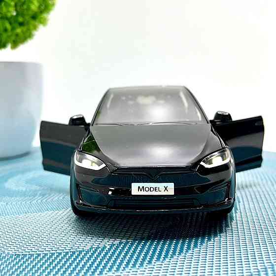 Машина Автосвіт Tesla Model X інерційна відчиняються двері капот багажник 17см Чорний (AP-2004) Чернігів