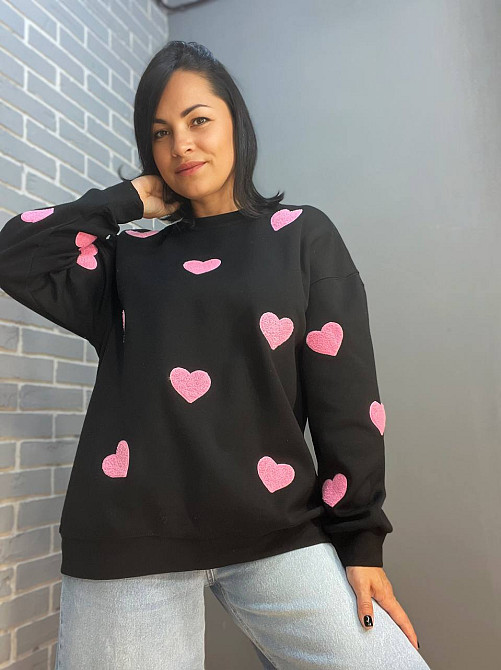Свитшот женский W 2975 оверсайз с объемными сердцами, черный, one size Киев - изображение 1