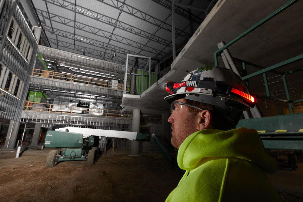 Ліхтар світлодіодний акумуляторний MILWAUKEE для кріплення на каску, L4 HL-VIS-301 Одеса - фото 2