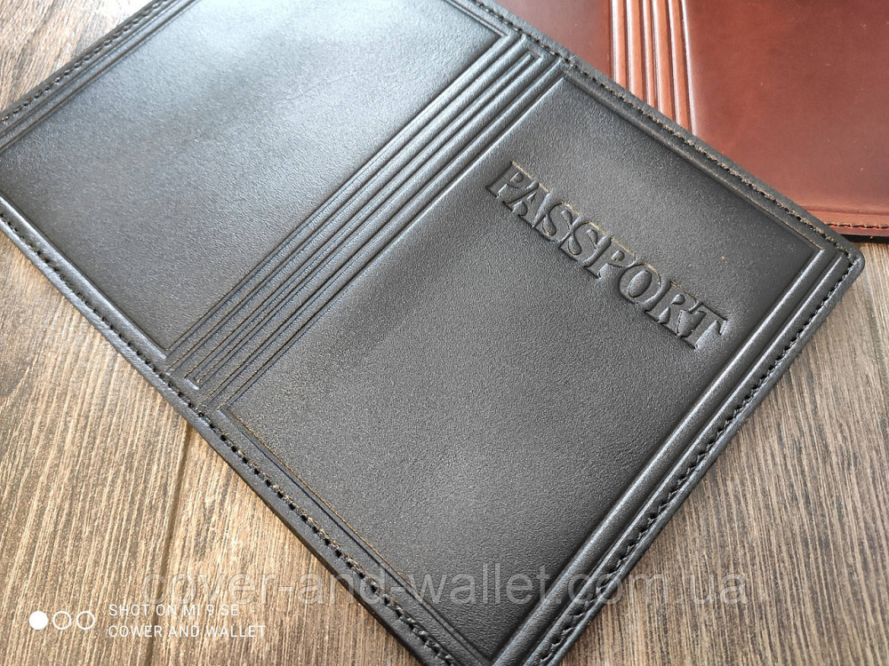 Шкіряна обкладинка на загранпаспорт із прозорим вікном коричневого кольору PS Leather Київ - фото 3