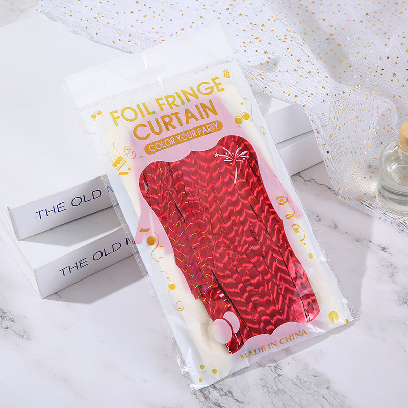 Дождик для фотозоны с блестящей голограммой 2 м на 1 м красный Киев - изображение 3