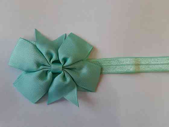 Дитяча біла пов'язка з бантиком - на резинці, окружність від 30см до 48см, бант 9см Київ