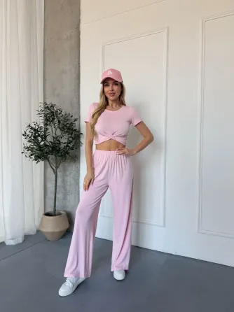 Стильний жіночий костюм на літо: Одеса