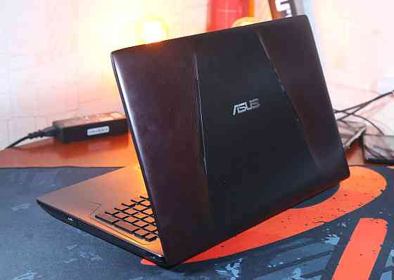 Игровой ноутбук ASUS ROG Strix GL553VE15.6" i5-7300HQ / GTX 1050 / 16 gb / SSD 256 GB + HDD 250 Gb Б\У Киев