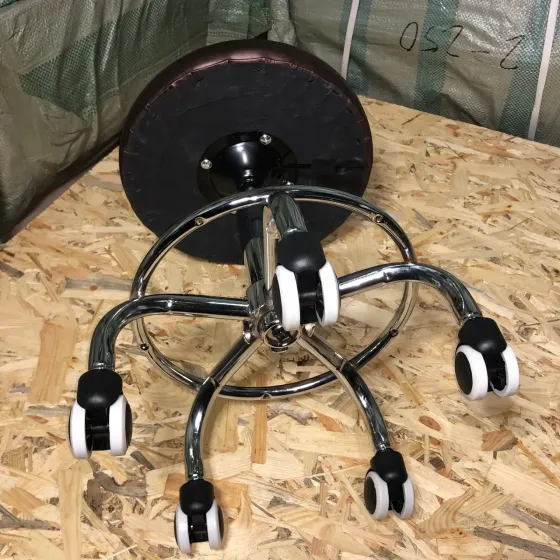 Стул косметологический без спинки на колесах с подставкой для ног, регулировка высоты Коричневый Киев