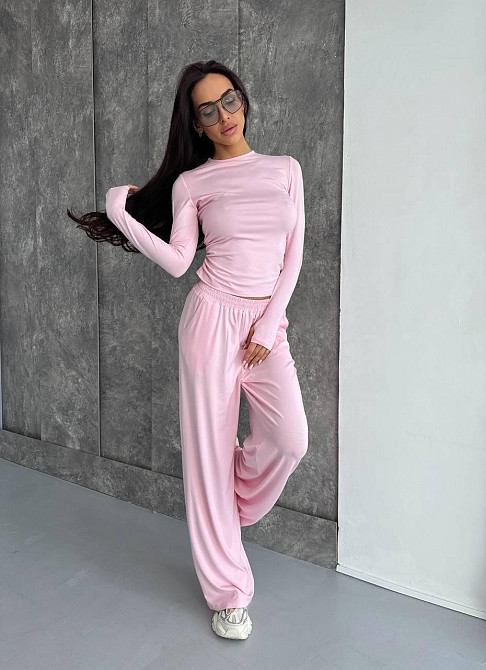 Женский стильный базовый костюм из мягкой эластичной ткани. Розовый, 46/48 Одесса - изображение 1
