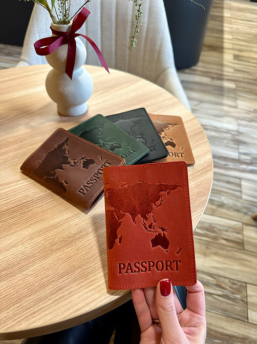 Кожаная обложка для паспорта с картой и надписью Ukraine Каменское - изображение 6