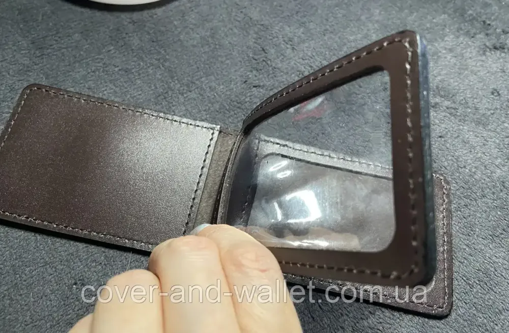 Шкіряна обкладинка для ID-паспорта та авто документів з гербом України на три відділення P-Leather Київ - фото 3