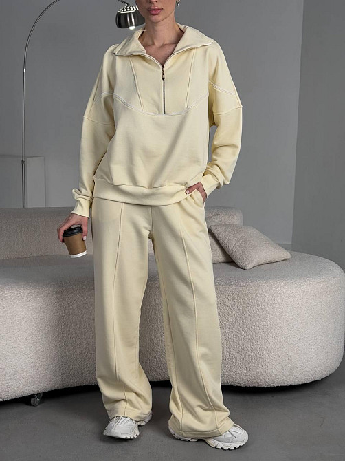 Женский стильный прогулочный оверсайз костюм двойка: кофта и штаны турецкая трехнитка петля пинье Айвори Одесса - изображение 9