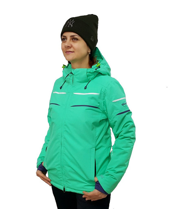 Зимняя женская  куртка 