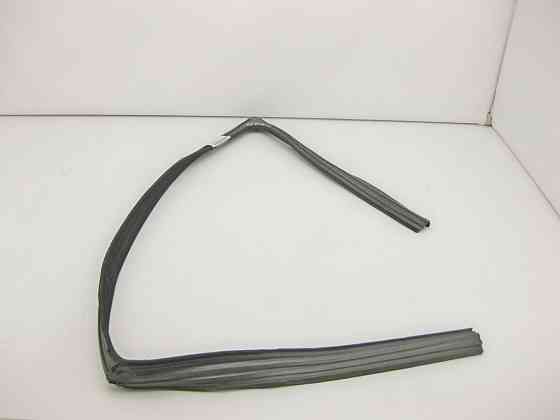 Mercedes-Benz  A2517250225 Ущільнювач опускного скла передніх правих дверей R-Class W251 Одеса