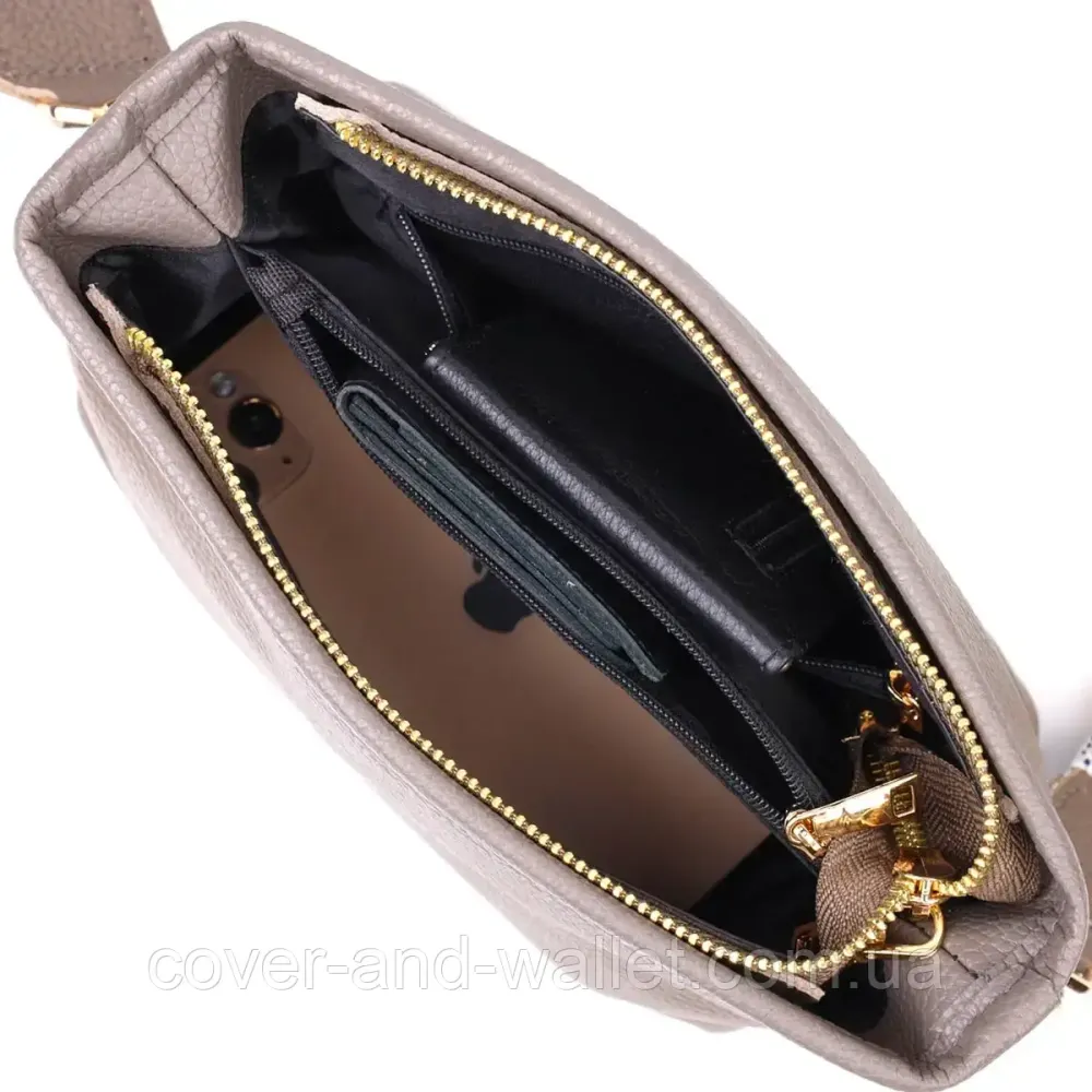 Стильная женская кожаная сумка через плечо в сером цвете на молнии Leather Collection Киев - изображение 5