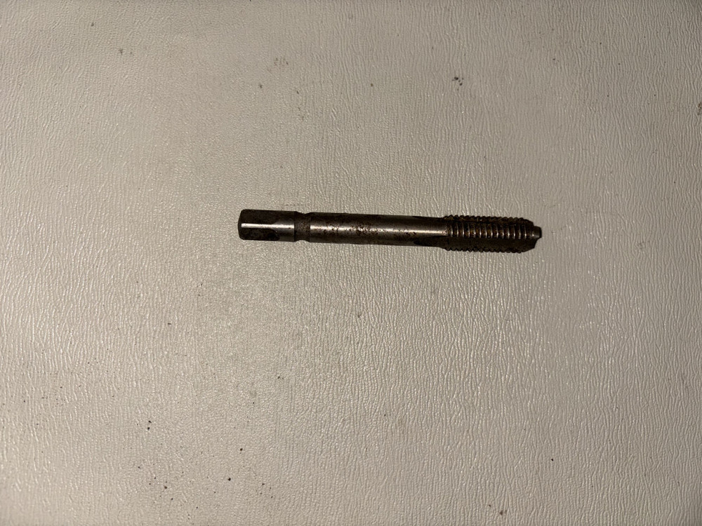 Метчик машинно-ручной М10.2. СССР. Харьков - изображение 1