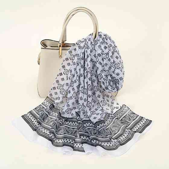 Жіночий шифоновий шарф з геометричним орнаментом 150 на 45 см біло-чорний Київ