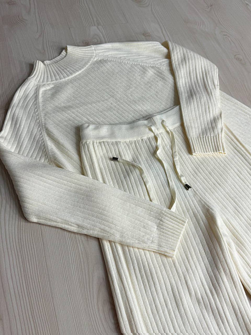 Костюм женский Accorddream 8703-28108 свитер с брюками в рубчик вязаный оверсайз, молочний, one size Киев - изображение 19