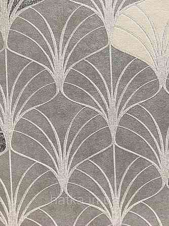 Шпалери флізелінові AS Creation Pop style 37483-2 геометрія сірий з чорними і бежевими фігурами Київ