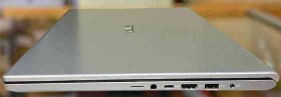 Ноутбук: ASUS Vivobook X712DAP 17.3FHD / Ryan 3 3250U / 8Gb./ SSD256 / Vega3. Киев