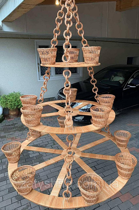 Велика плетена люстра (190) біля високої будівлі Київ - фото 4