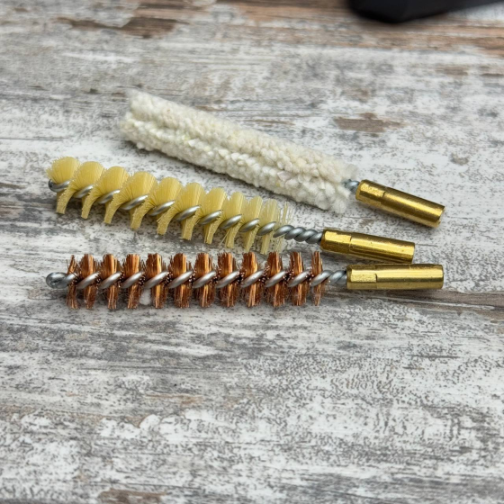 Компактный набор для чистки оружия 9 мм (.38), ершики и насадки в кейсе для пистолетов и револьверов Киев