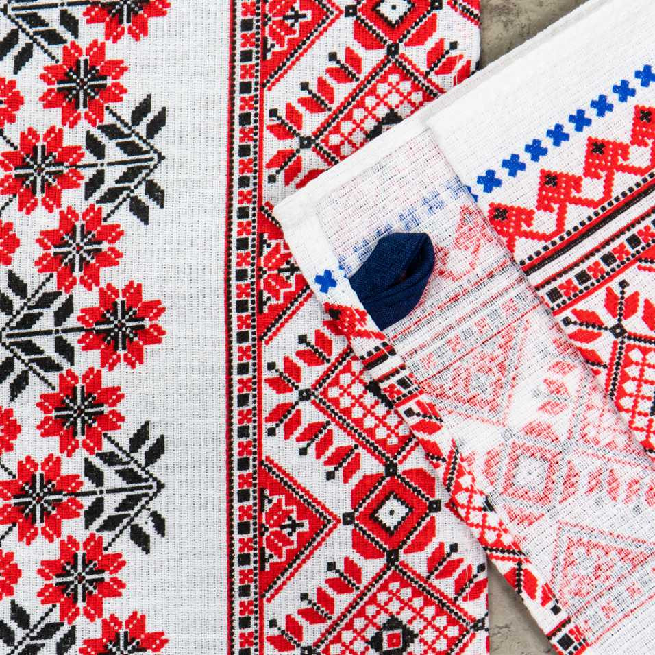 Рушник вафельний з принтом вишивки та червоними квітами GM Textile 35х61см 180г/м2 (Біло-червоний) Суми - фото 5