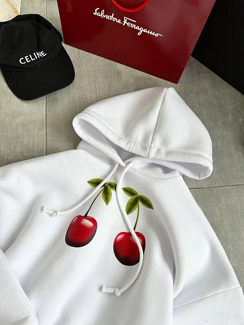 Жіноча тепла оверсайз худі з вишеньками тринитка на флісі Одеса - фото 3