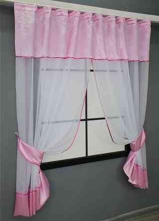 Кухонные шторы VR-Textil № 085к с ламбрекеном и подхватами белый с розовым 280х170 см (52-0847) Киев