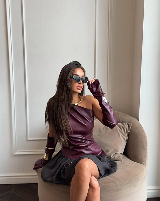 Женский трендовый топ с перчатками из эко кожи Одесса - изображение 3