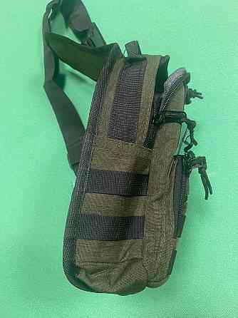 Мужская сумка тактическая через плечо 40 на21см 3 кармана спереди и 2 кармашки боковых хаки темно зеленый Киев