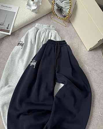 Женские объемные теплые оверсайз брюки трехнить на флисе с вышивкой Синий Одесса