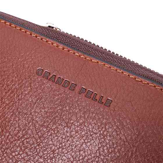 Удобный кошелек-клатч на молнии из натуральной кожи GRANDE PELLE 11659 Коричневый Киев