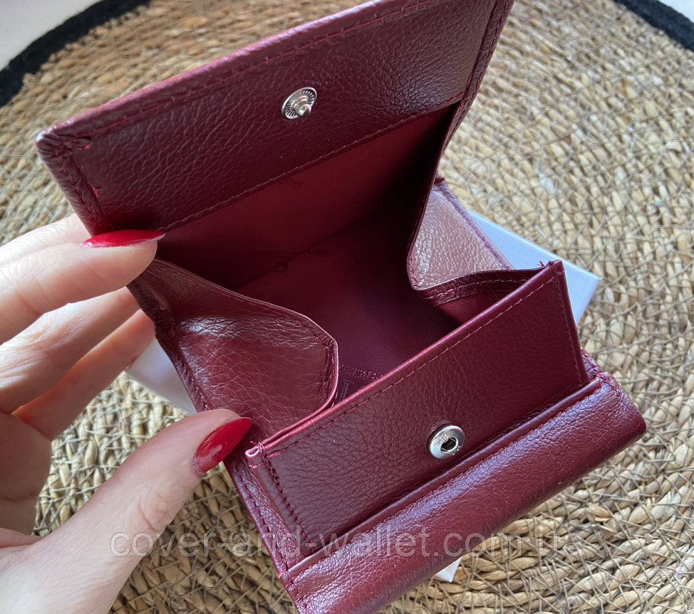 Маленький бордовий жіночий шкіряний гаманець з монетницею на кнопці ST Leather 219 Київ - фото 9