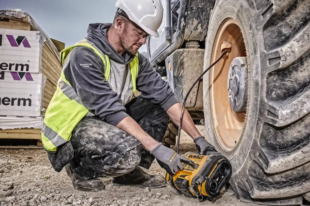 Професійний автомобільний компресор акумуляторний DeWALT DCC018N : без АКБ, 11бар (DCC018N) Київ - фото 9
