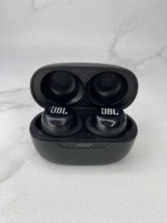 TWS навушники JBL Live Free NC+ з активним шумозаглушенням Smart Ambient, вологозахистом IPX7 та бездротовою зарядкою, Б/В Київ