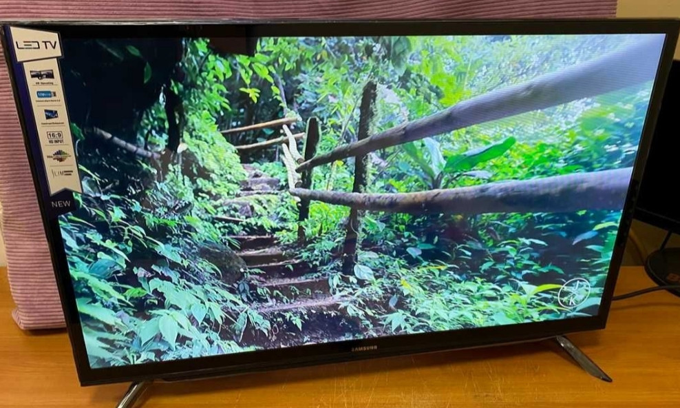 Распродажа! Телевизор Samsung 45