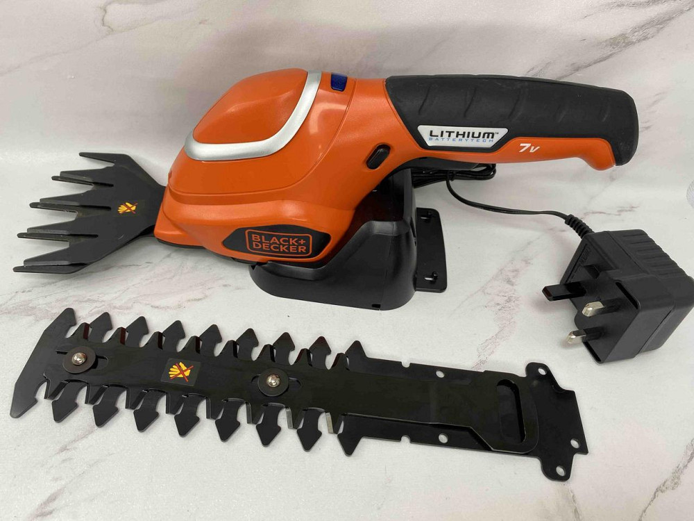 Б/в Аккумуляторные универсальные садовые ножницы-кусторез BLACK+DECKER GSL700KIT Киев - изображение 3