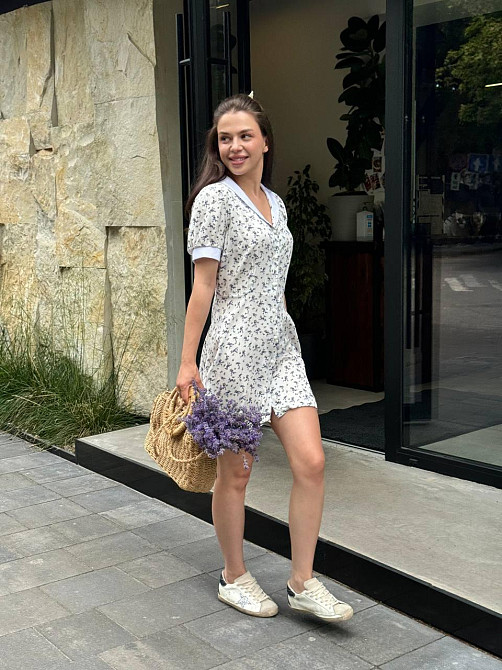 Жіноча міні-сукня з штапелю з білим комірцем Фіолетові квіти XS-S Харків - фото 3