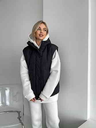 Жіноча тепла жилетка з капюшоном плащівка еммі на синтепоні Одеса