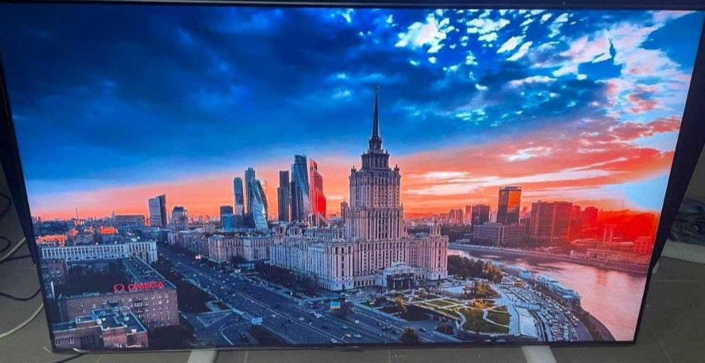 Телевизор Безрамный: 55