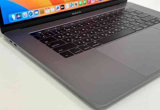 Ноутбук: Apple MacBook Pro 15.4" (2016) Space Gray i7- 6820HQ/16Gb. SSD512Gb. Київ