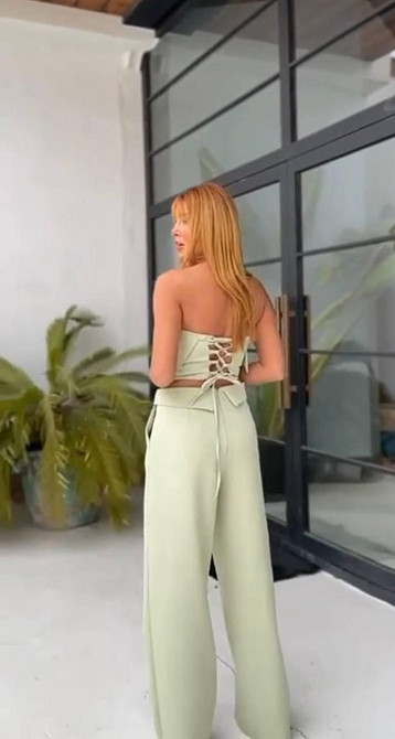 Жіночий стильний брючний костюм-двійка: топ і штани костюмка Оливка, 46/48 Одеса - фото 4