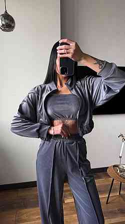 Женский плюшевый костюм тройка: кофта топ и штаны велюр Графит, 42/44 Одесса