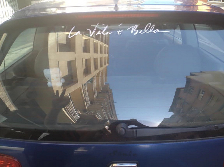 Стикер на авто La Vita E Bella Життя прекрасне Бе Київ - фото 2
