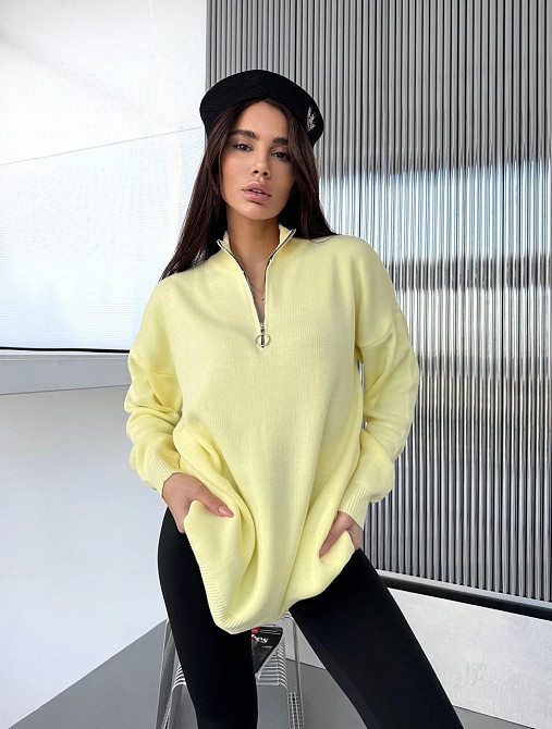 Жіночий стильний подовжений оверсайз светр зі змійкою в'язання 50% котон/50% акрил Лимонний Одеса - фото 10