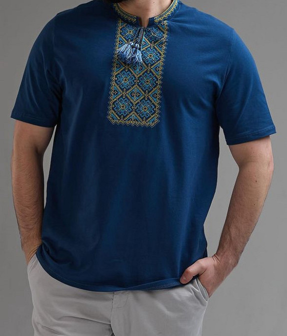 Чоловіча футболка вишиванка  синього кольру   з жовтим орнаментом  на короткий рукав Київ - фото 1