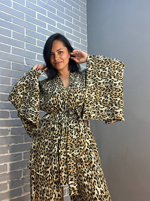 Костюм жіночий My fashion 1675 кімоно з поясом широкі брюки на резинці леопардовий принт one size коричневий, коричневий, one size Київ - фото 11